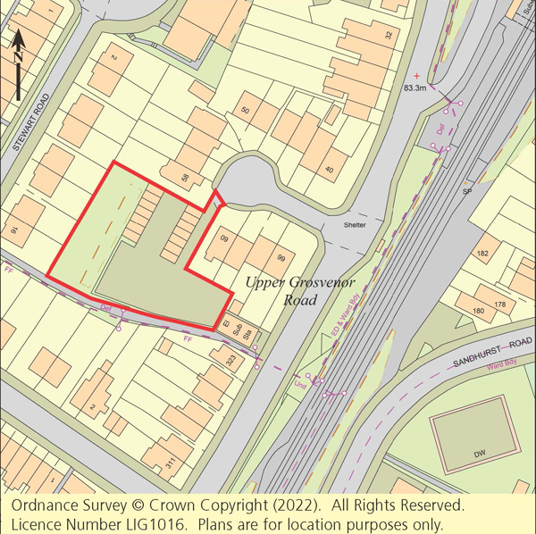 Lot: 135 - GARAGES AND LAND WITH POTENTIAL FOR DEVELOPMENT -